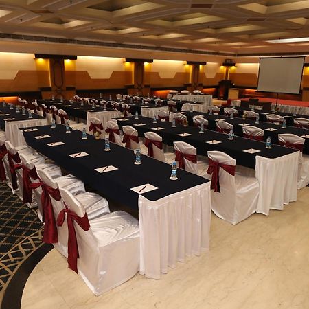 The Piccadily Hotel Lucknow Eksteriør billede