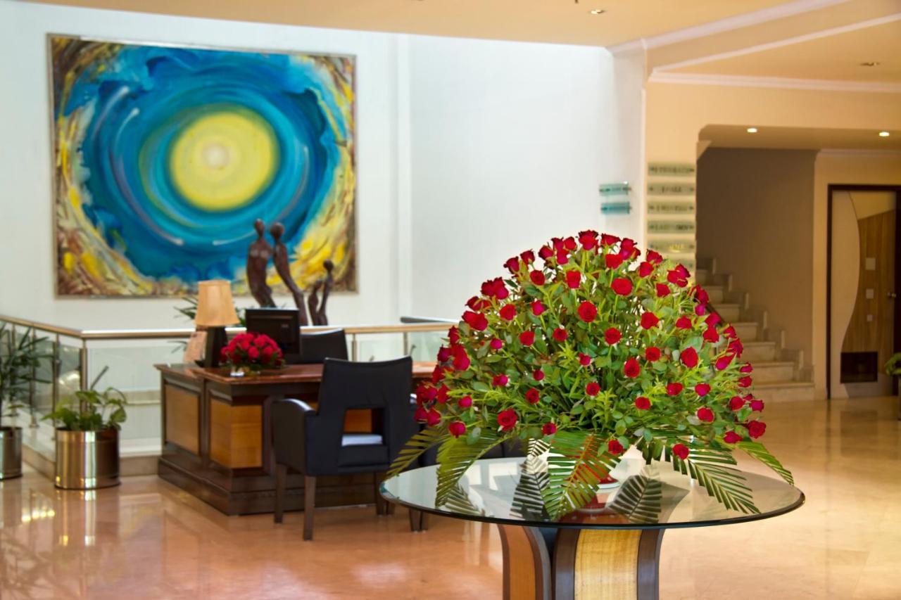 The Piccadily Hotel Lucknow Eksteriør billede