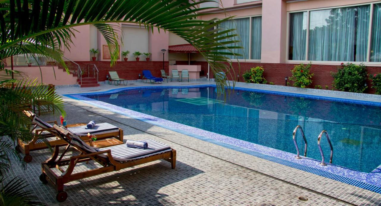 The Piccadily Hotel Lucknow Eksteriør billede