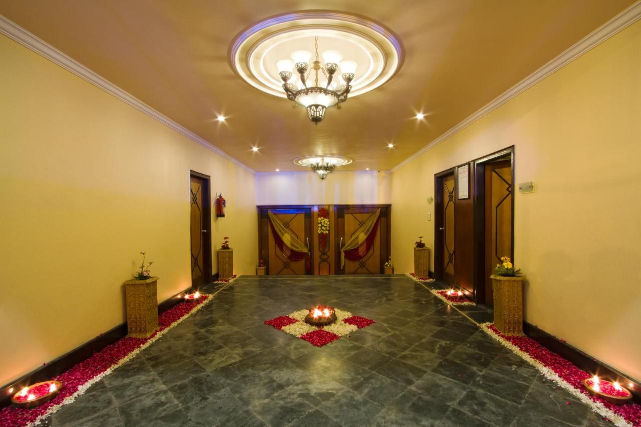The Piccadily Hotel Lucknow Eksteriør billede
