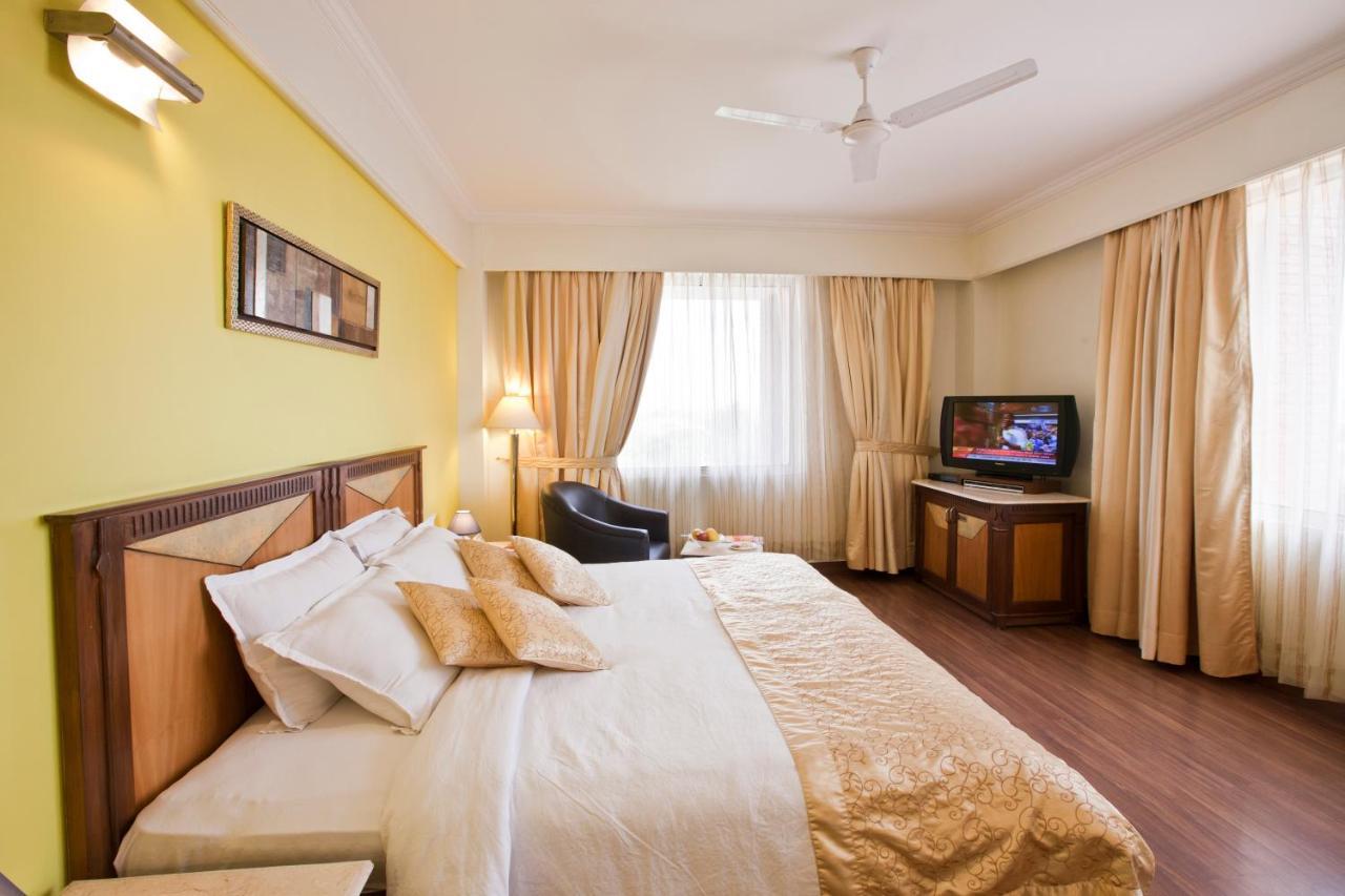 The Piccadily Hotel Lucknow Eksteriør billede