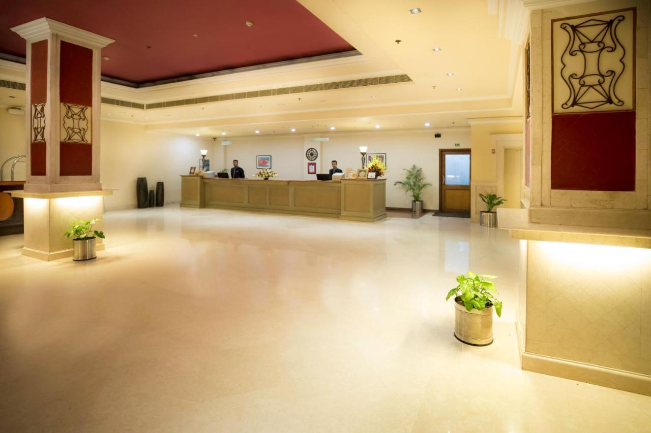 The Piccadily Hotel Lucknow Eksteriør billede