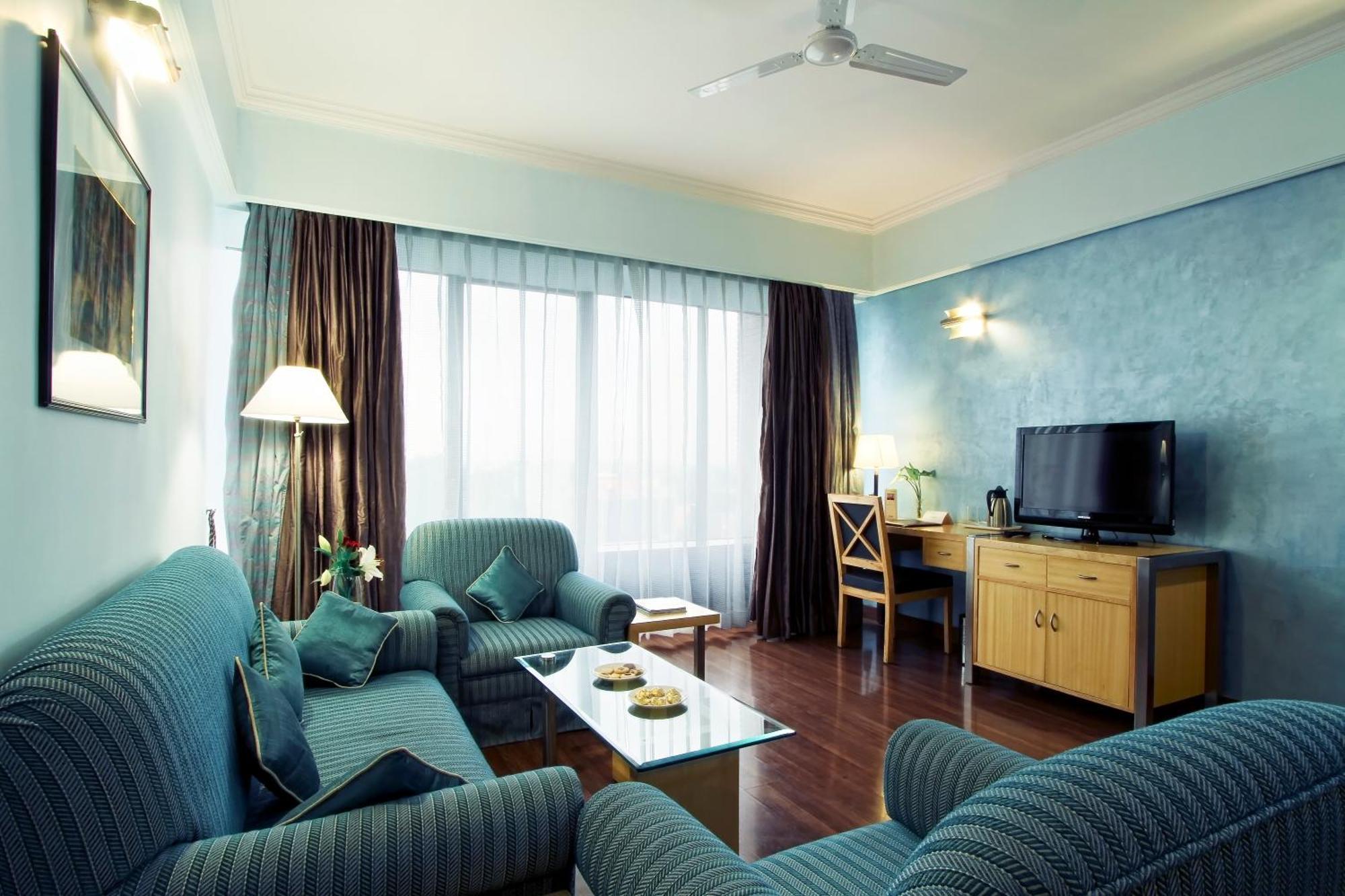 The Piccadily Hotel Lucknow Eksteriør billede