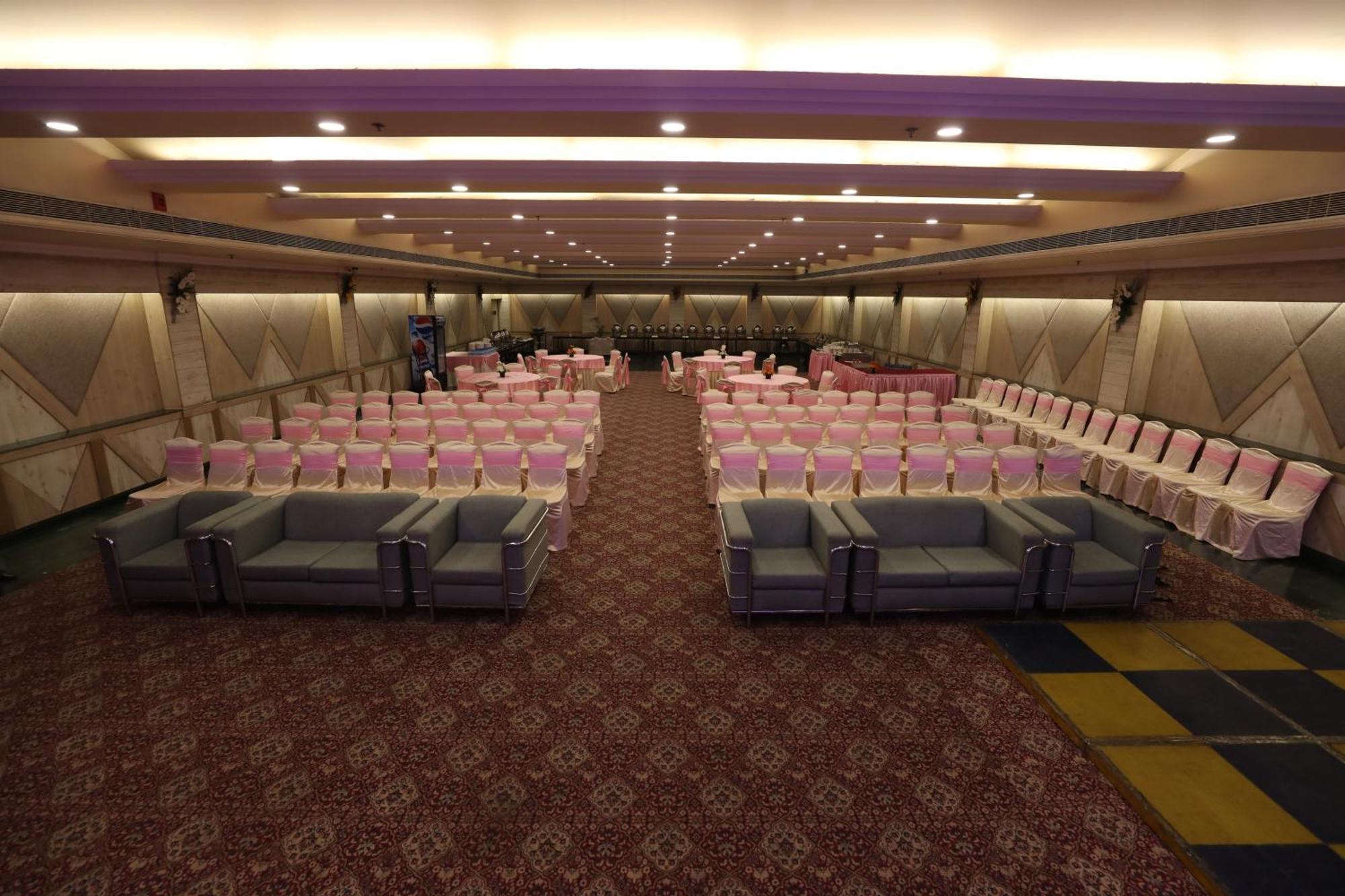 The Piccadily Hotel Lucknow Eksteriør billede
