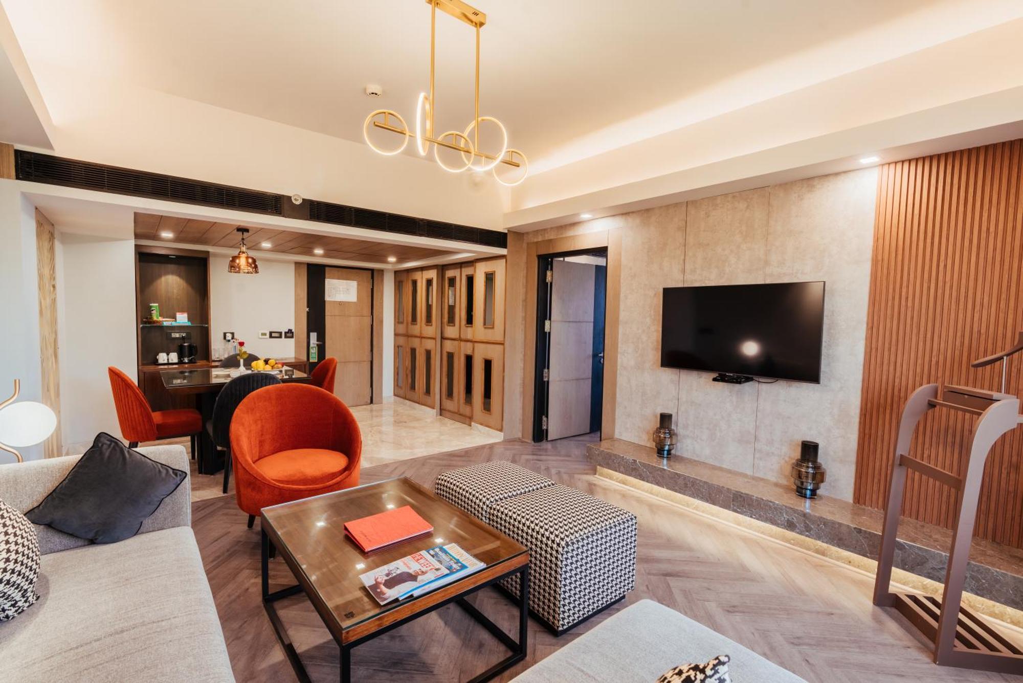 The Piccadily Hotel Lucknow Eksteriør billede