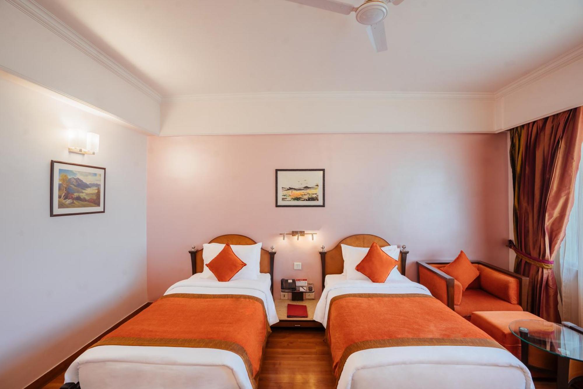 The Piccadily Hotel Lucknow Eksteriør billede