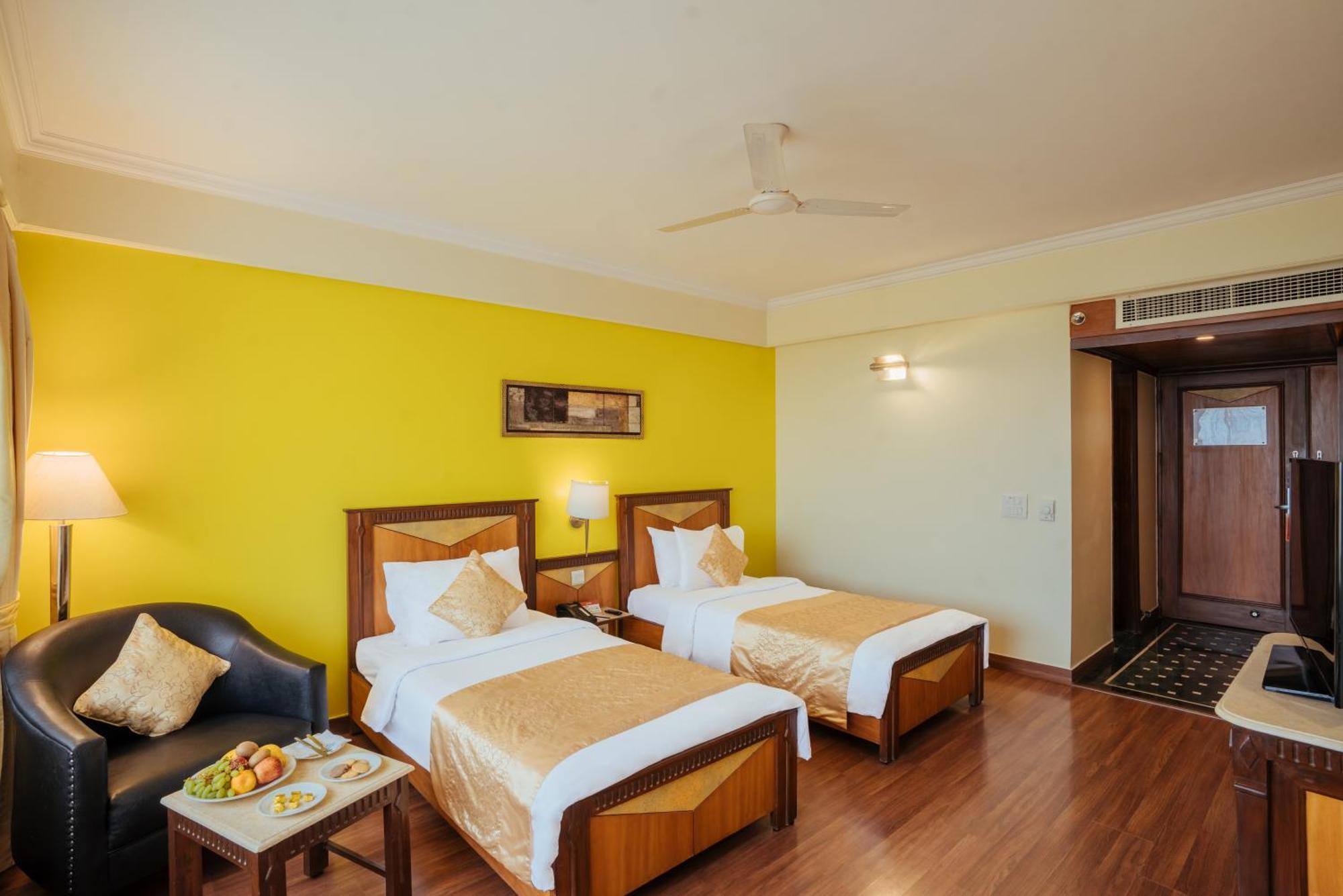 The Piccadily Hotel Lucknow Eksteriør billede