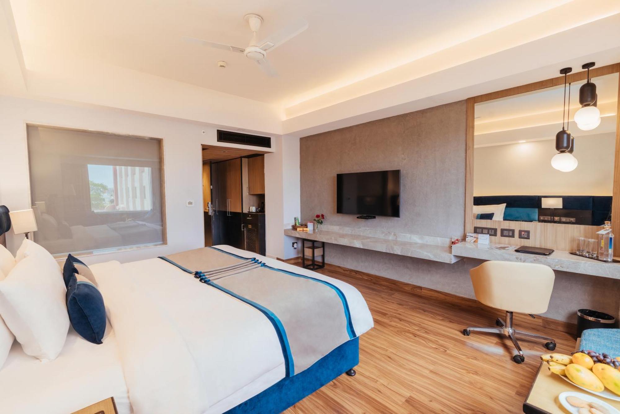 The Piccadily Hotel Lucknow Eksteriør billede