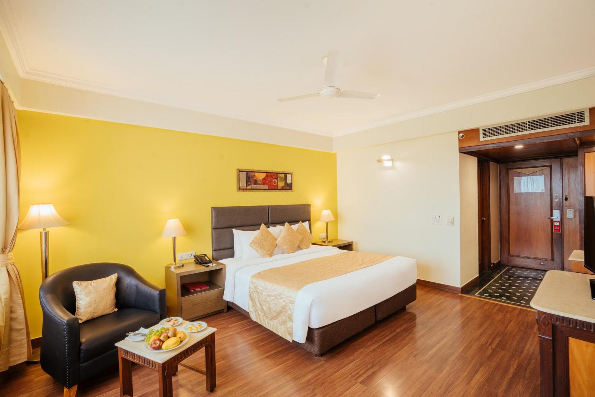 The Piccadily Hotel Lucknow Eksteriør billede