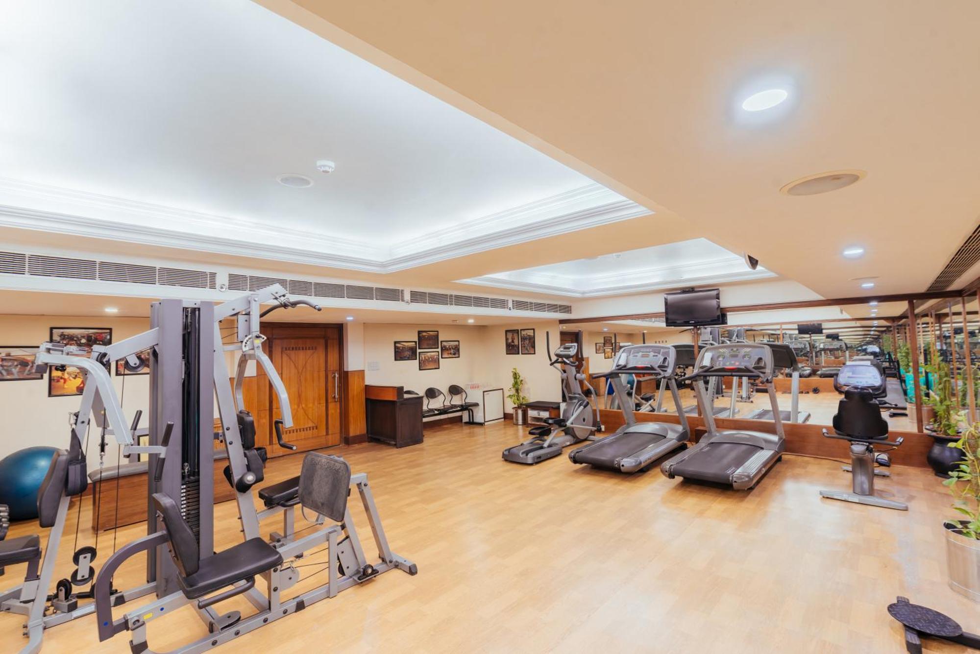 The Piccadily Hotel Lucknow Eksteriør billede